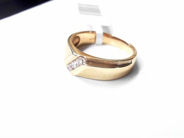 Gent’s Gold-Diamond Wedding Band 3 Diamonds .21 Carat T.W. 14K Yellow Gold 6.3g
