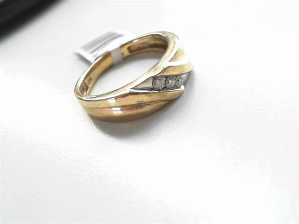 Gent’s Gold-Diamond Wedding Band 3 Diamonds .18 Carat T.W. 14K Yellow Gold 4.4g