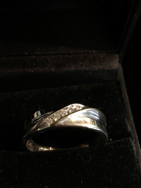 Gent’s Diamond Fashion Ring 5 Diamonds .10 Carat T.W. 10K White Gold 3.2g