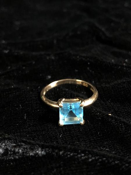 Blue Topaz Lady’s Stone Ring 14K Yellow Gold 3g Size:6