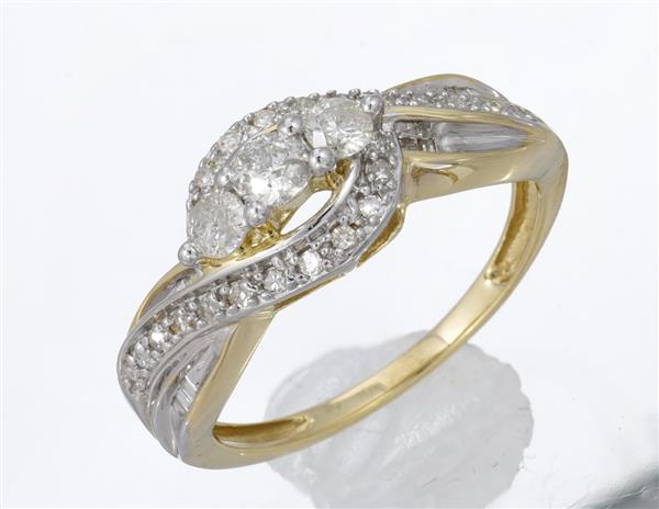 Lady’s Diamond Fashion Ring 41 Diamonds .87 Carat T.W. 14K Yellow Gold 2.8g
