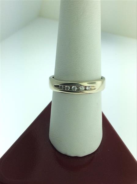 Gent’s Gold-Diamond Wedding Band 5 Diamonds .20 Carat T.W. 14K White Gold 4.9g