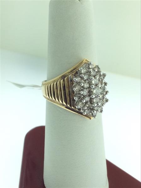 Lady’s Diamond Cluster Ring 29 Diamonds .98 Carat T.W. 14K Yellow Gold 5.8g