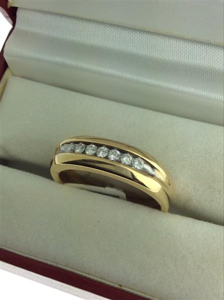 Gent’s Gold-Diamond Wedding Band 7 Diamonds .21 Carat T.W. 14K Yellow Gold 6.7g