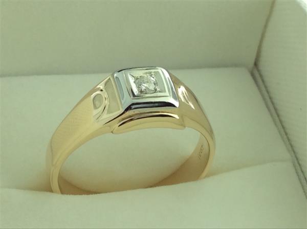 Gent’s Gold-Diamond Wedding Band .10 CT. 14K 2 Tone Gold 5.8g Size:11