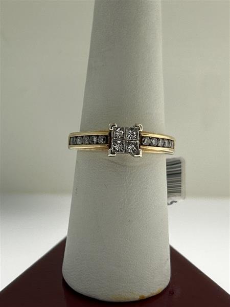 Lady’s Diamond Engagement Ring 16 Diamonds .84 Carat T.W. 14K Yellow Gold 5.3g