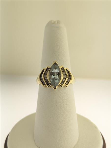 Aquamarine Lady’s Stone & Diamond Ring 20 Diamonds .60 Carat T.W.