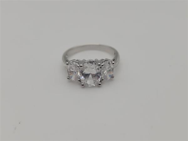 Cubic Zirconia Lady’s Silver & Stone Ring 925 Silver 3.8g Size:8