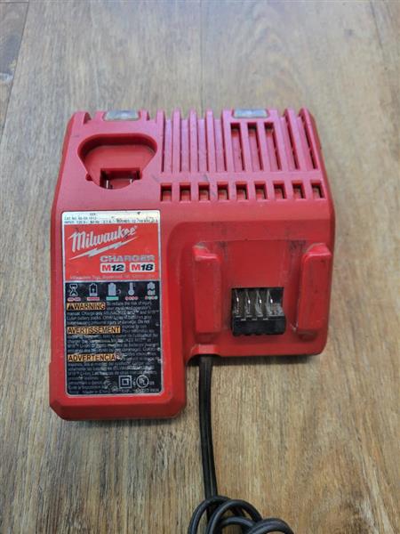 Milwaukee Tools 48-59-1812 – Battery Charger