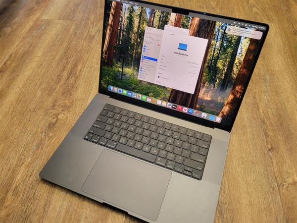 Apple Macbook PRO M4 A3403