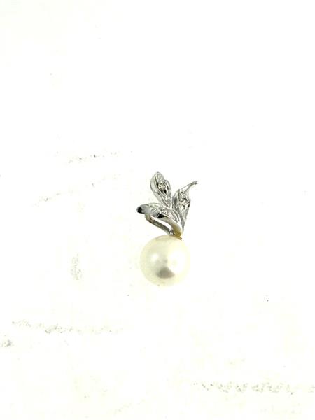 Synthetic Pearl 4 Diamonds .04 Carat T.W. 14K White Gold 1g