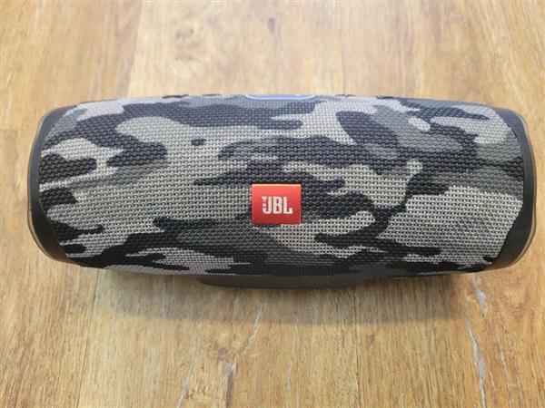 JBL Charge 4